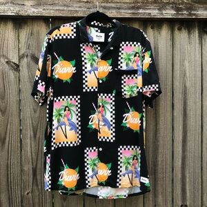 Duvin Men’s Dolfun Times Button Down Shirt Size L 100% Rayon Dolphin Citrus